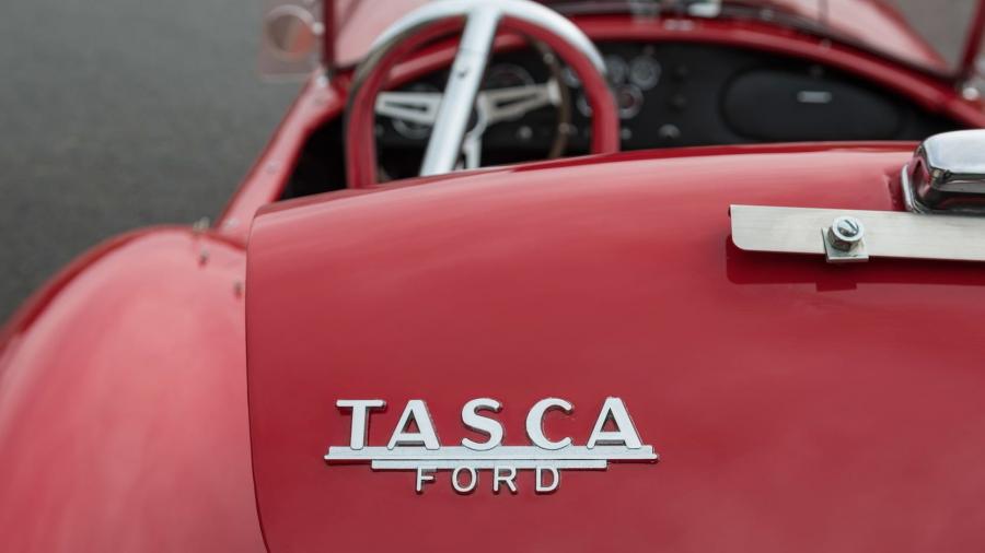 Логотип Shelby Cobra 427 1966 года  (фото 15 из 27)